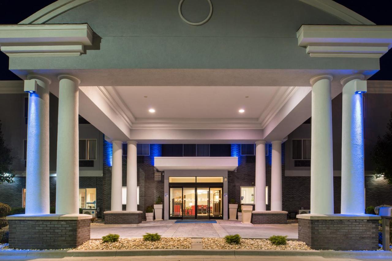 Holiday Inn Express & Suites Pittsburg, An Ihg Hotel Exterior photo